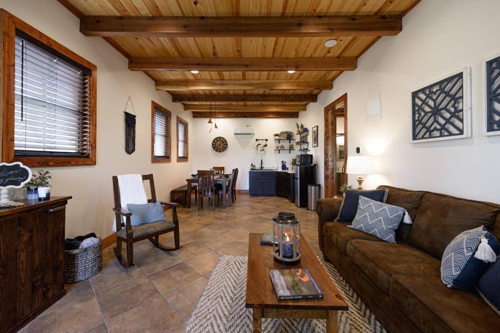 Little Dutch Cabin #1 - 12 Min To Magnolia-Baylor Bellmead Exterior foto